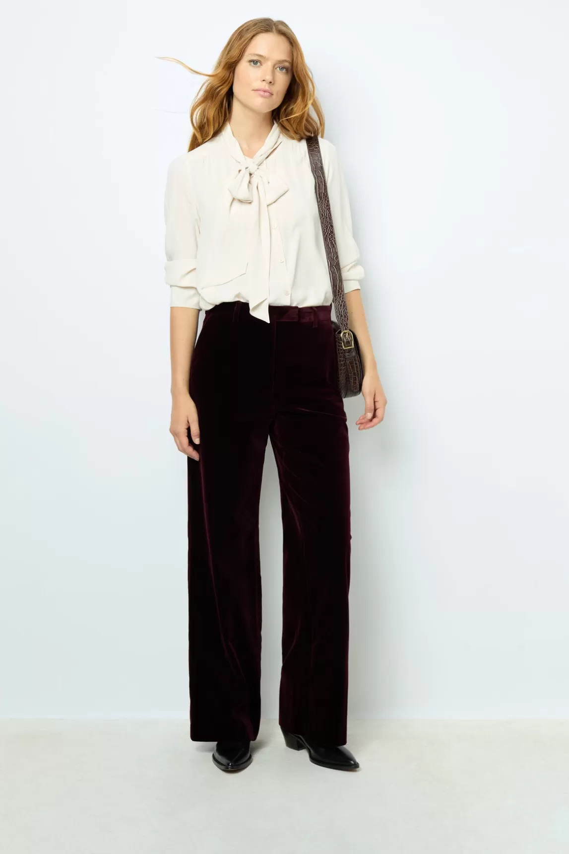 Store Gerard Darel Smooth velvet pants - NORA Bordeaux
