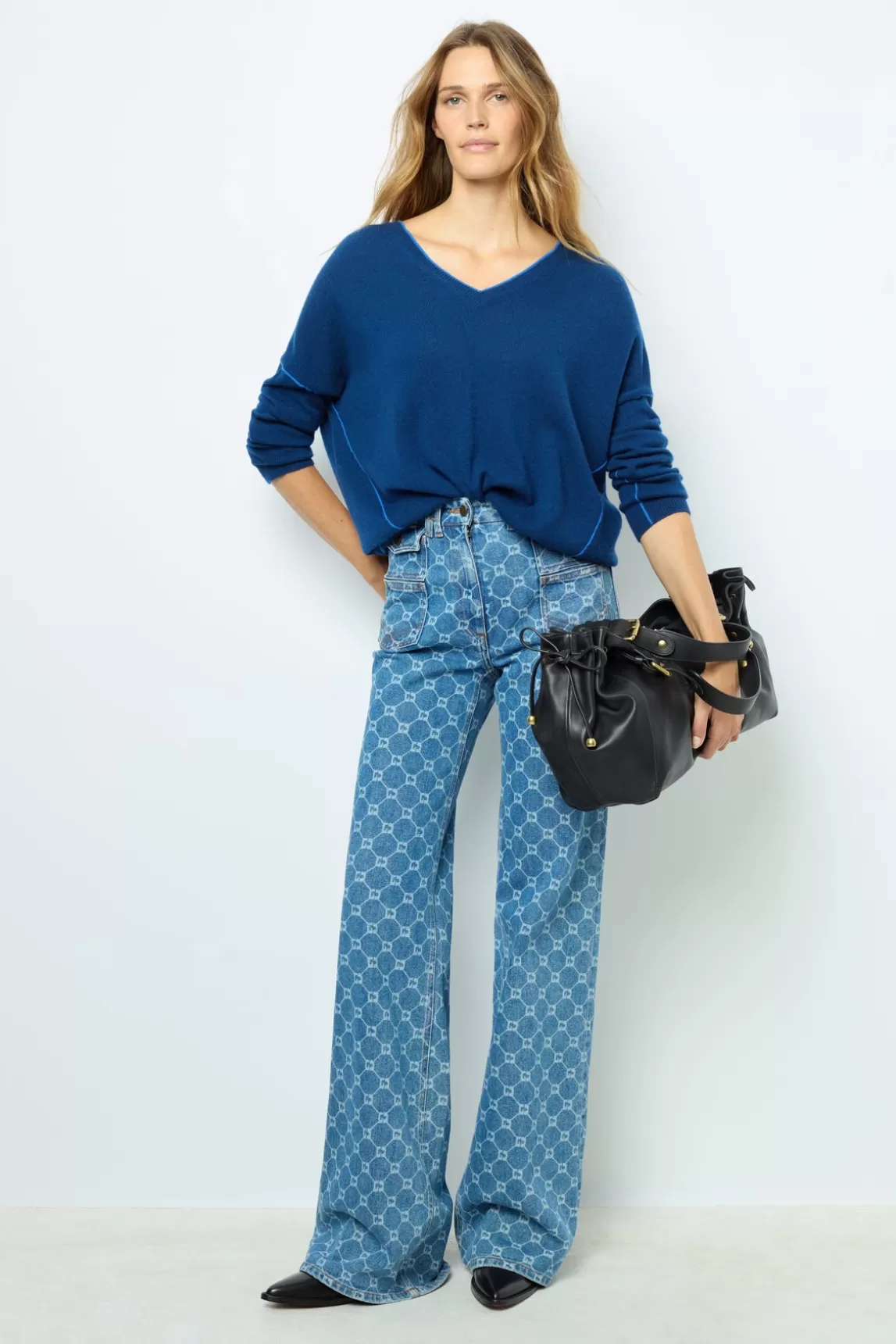Store Gerard Darel V-neck cashmere sweater with colored seams - LYME Encre